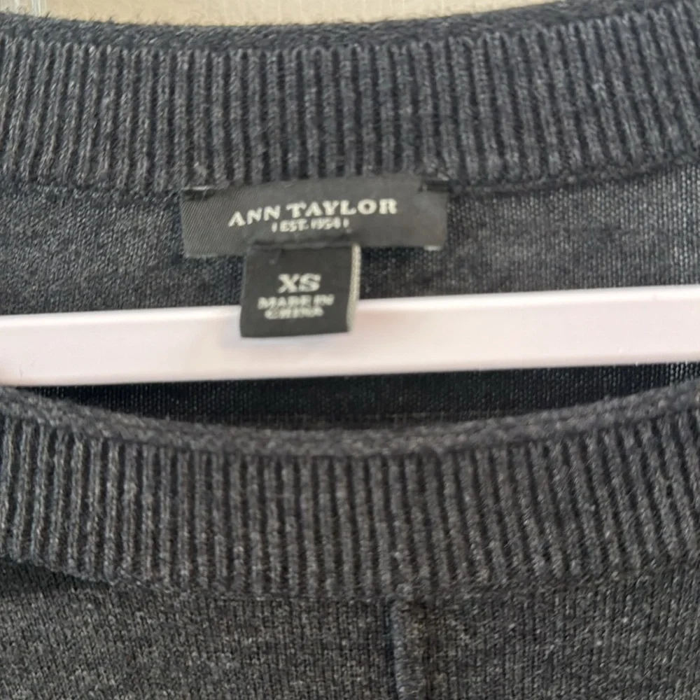 Ann Taylor black & gray Striped Boat Neck Knit Sweater Size XS - Picture 2 of 7